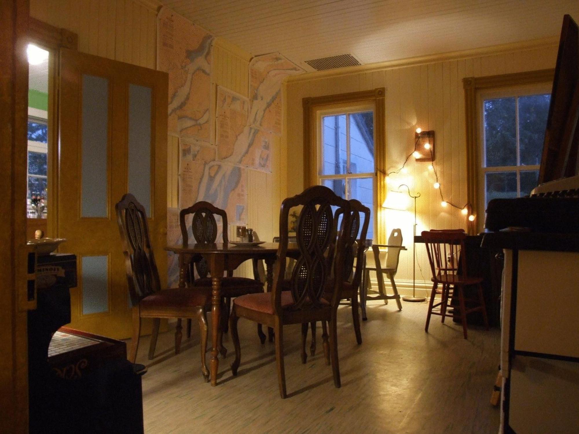 Auberge Du Cafe Chez Sam Baie-Sainte-Catherine Zewnętrze zdjęcie